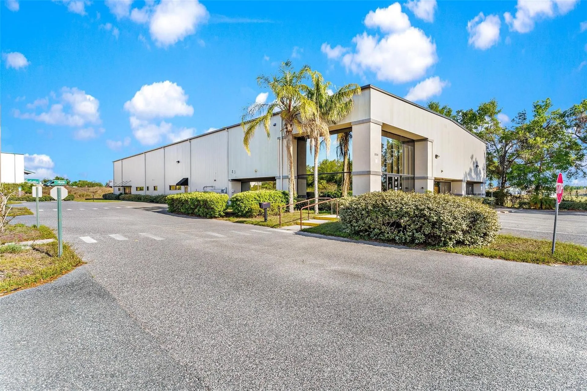 1904 Thomas Avenue Leesburg FL 34748