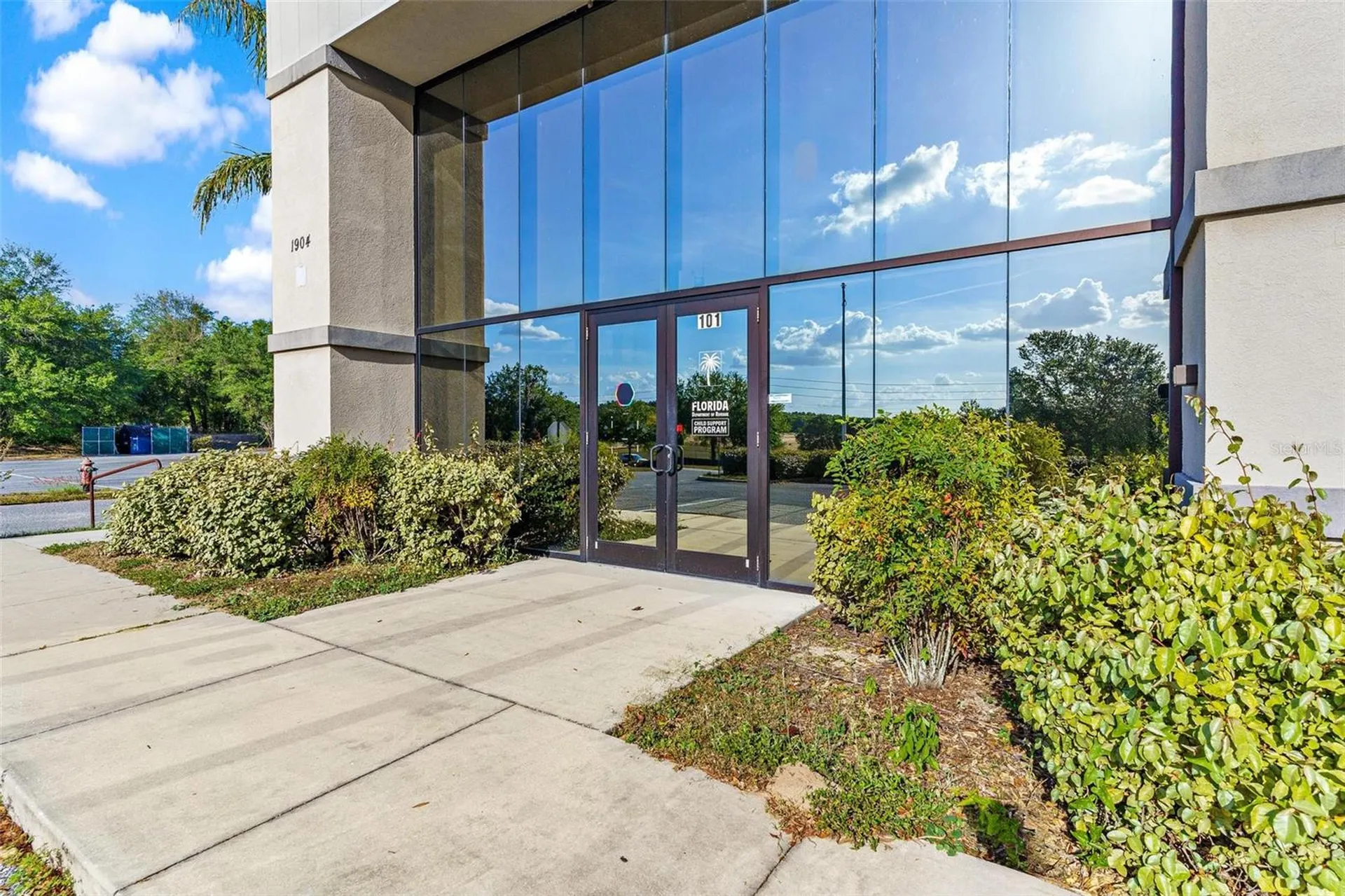 1904 Thomas Avenue Leesburg FL 34748