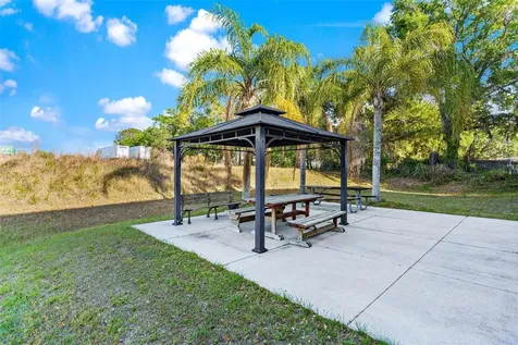 1904 Thomas Avenue Leesburg FL 34748