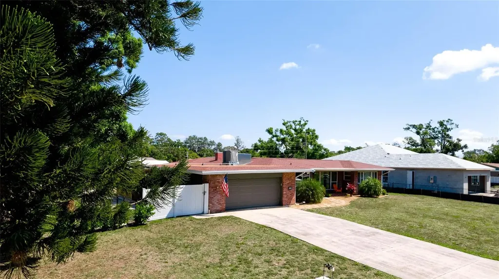 4616 22nd Avenue W Bradenton FL 34209