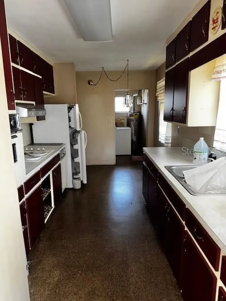 2503 23rd Avenue W Bradenton FL 34205