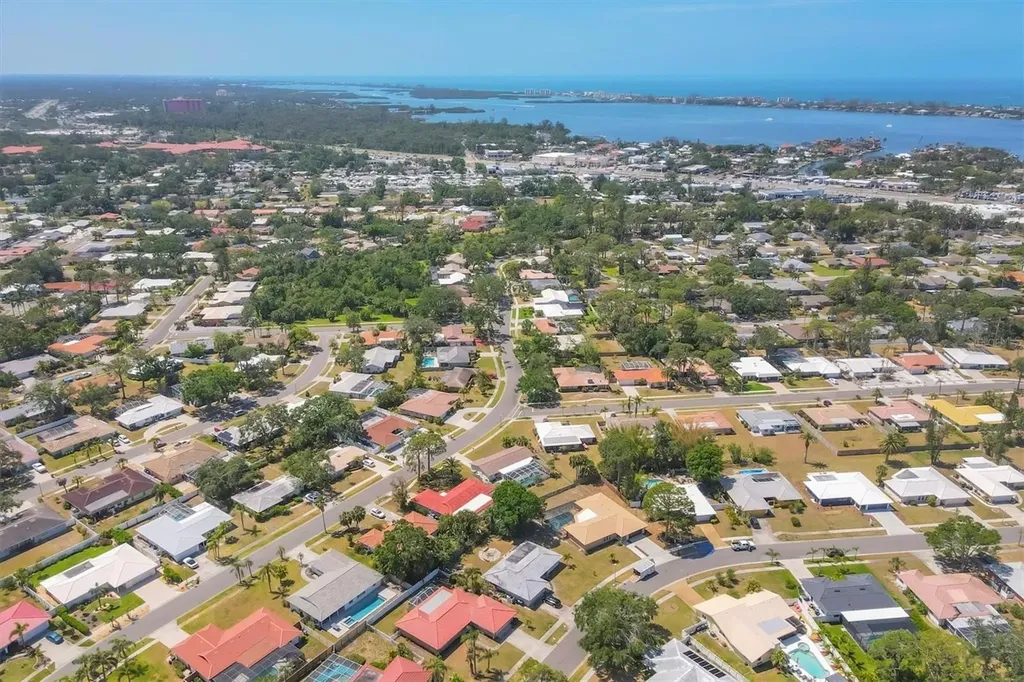 2536 Carlisle Place Sarasota FL 34231