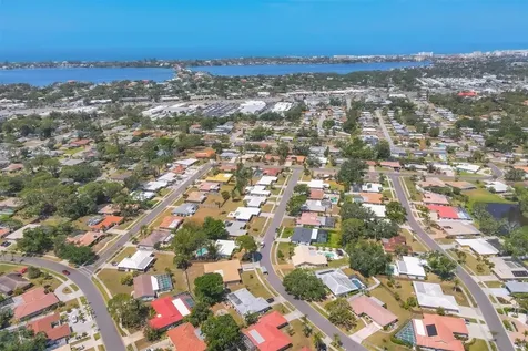 2536 Carlisle Place Sarasota FL 34231