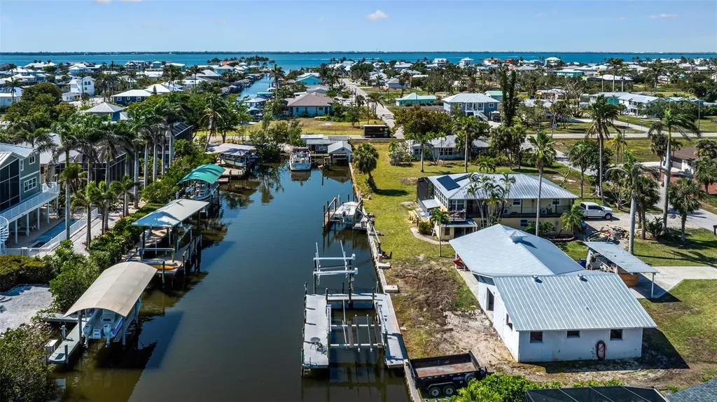 2560 Baybreeze Street St James City FL 33956