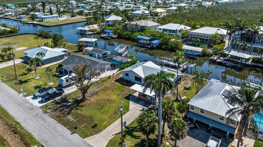 2560 Baybreeze Street St James City FL 33956