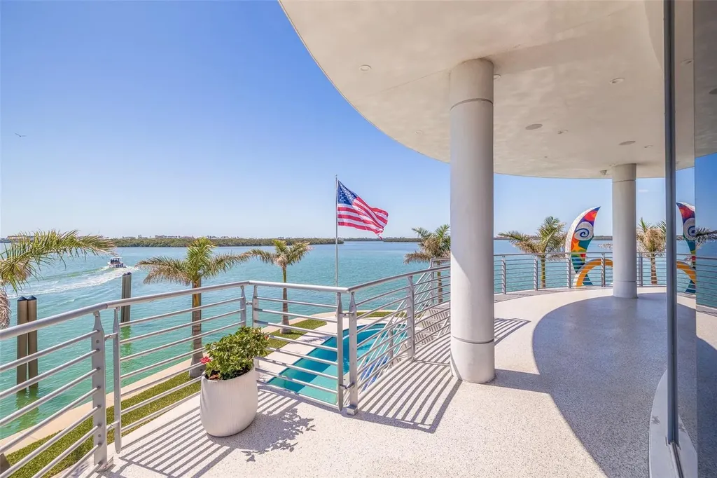 12650 7th Street E Treasure Island FL 33706
