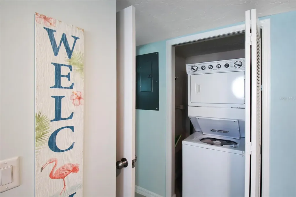 1206 Siesta Bayside Drive Sarasota FL 34242