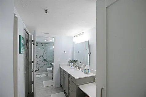 1206 Siesta Bayside Drive Sarasota FL 34242