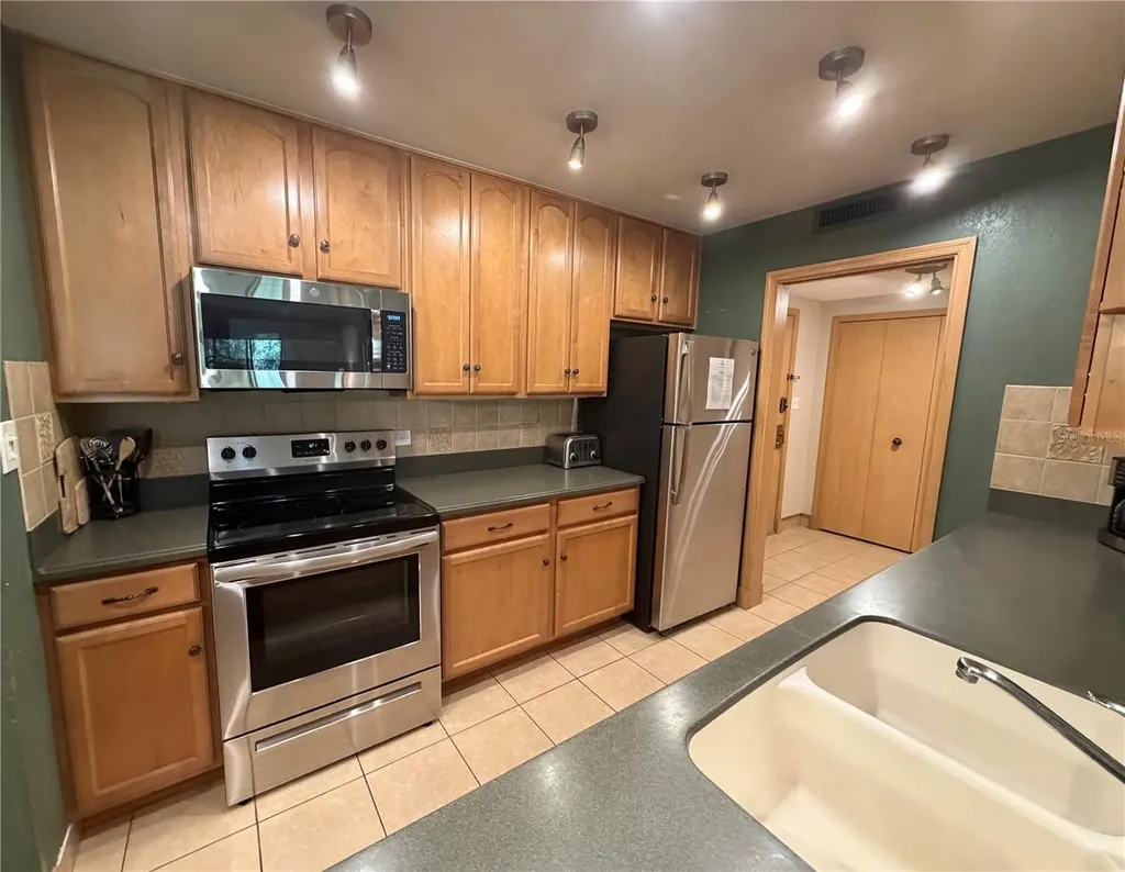 36750 Us 19 N Palm Harbor FL 34684