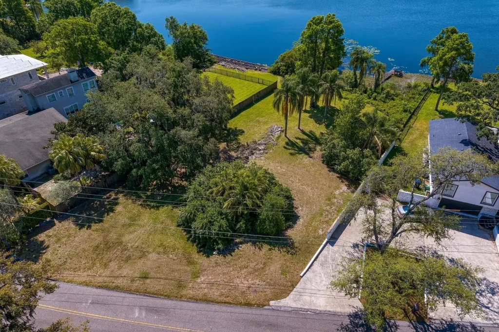 4607 E River Hills Drive Tampa FL 33617