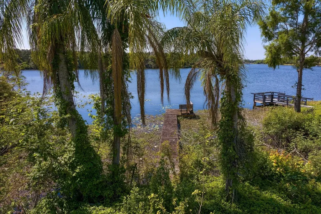 4607 E River Hills Drive Tampa FL 33617