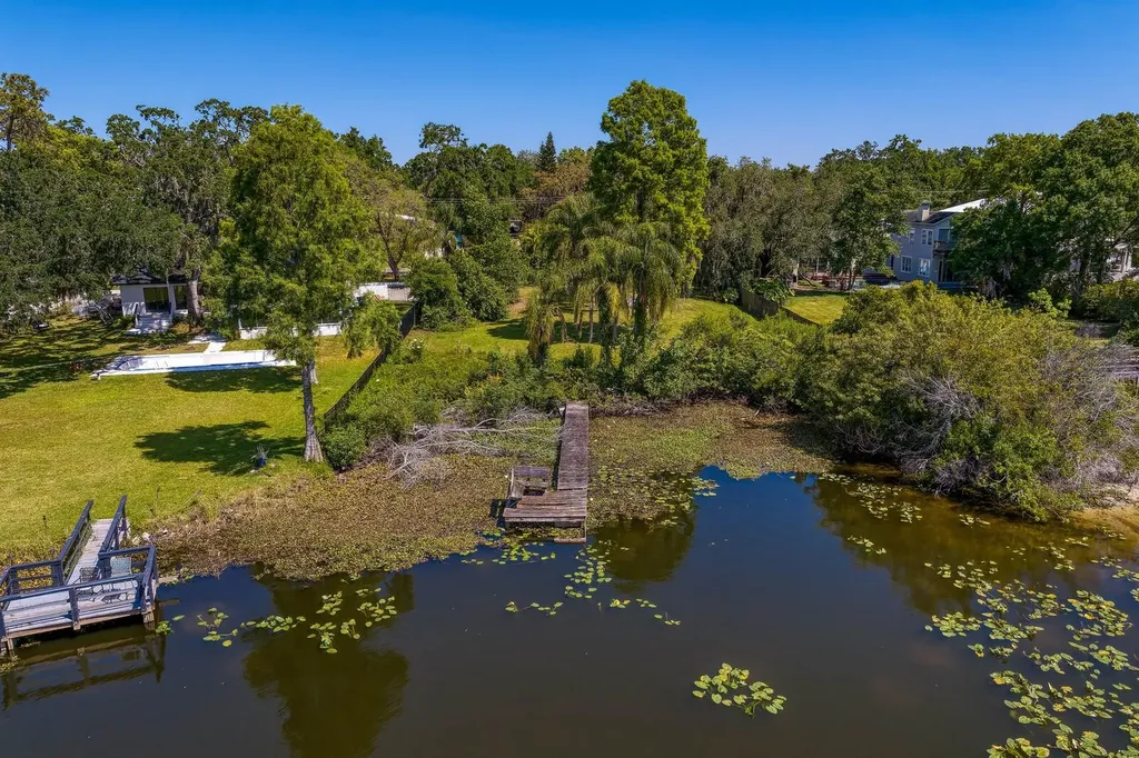 4607 E River Hills Drive Tampa FL 33617