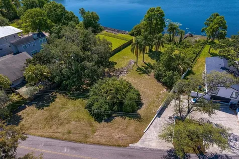 4607 E River Hills Drive Tampa FL 33617
