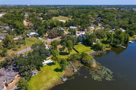 4607 E River Hills Drive Tampa FL 33617