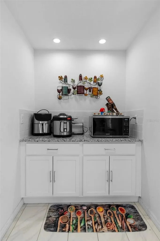 2048 Laredo Drive Deltona FL 32738