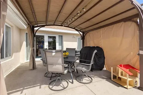 2048 Laredo Drive Deltona FL 32738