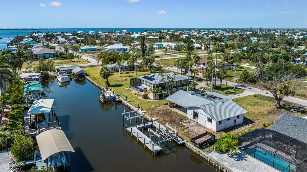 2560 Baybreeze Street St James City FL 33956