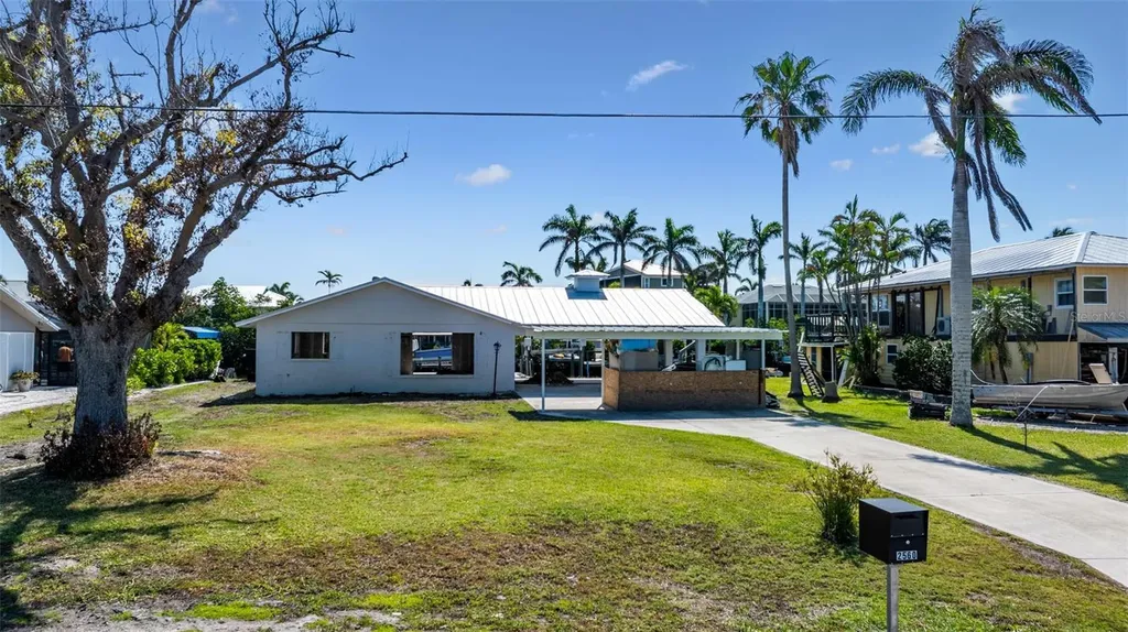 2560 Baybreeze Street St James City FL 33956