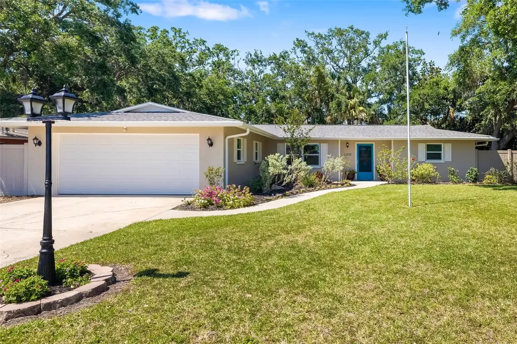 2835 Mayflower Street Sarasota FL 34231