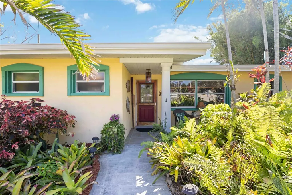 610 Poinsettia Road Nokomis FL 34275