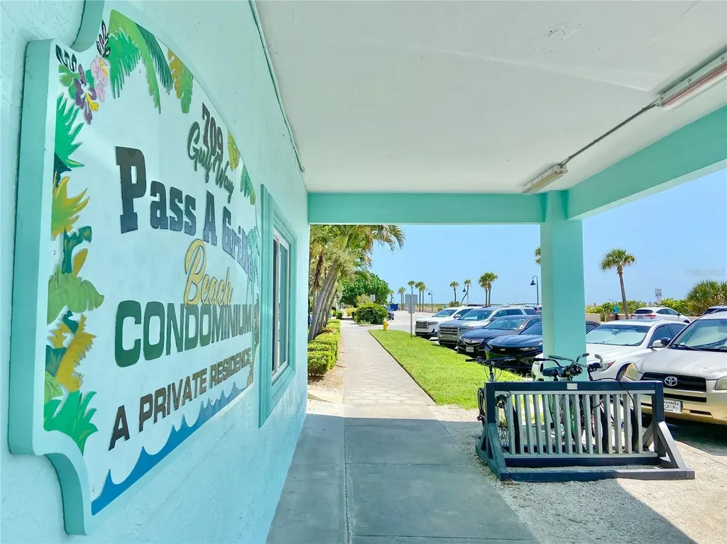 709 Gulf Way St Pete Beach FL 33706