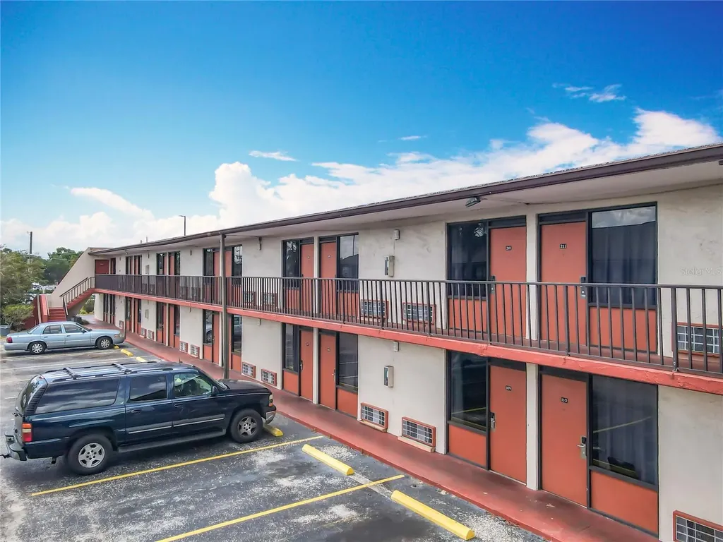 4121 W Vine Street Kissimmee FL 34741