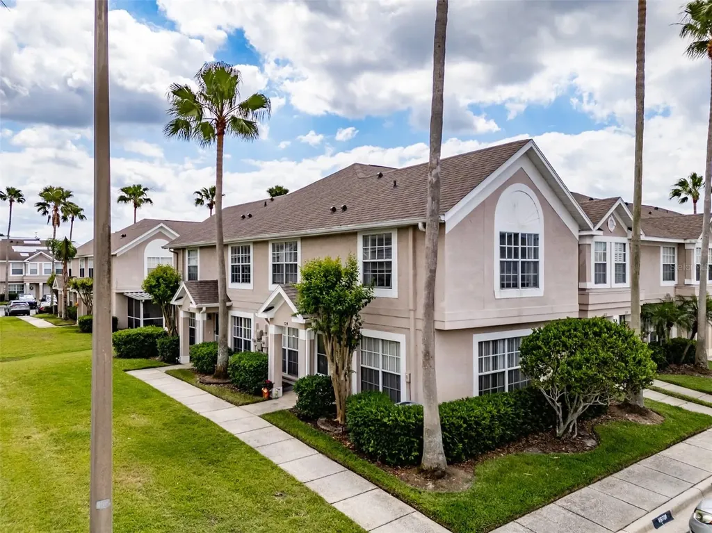 724 Kensington Lake Circle Brandon FL 33511