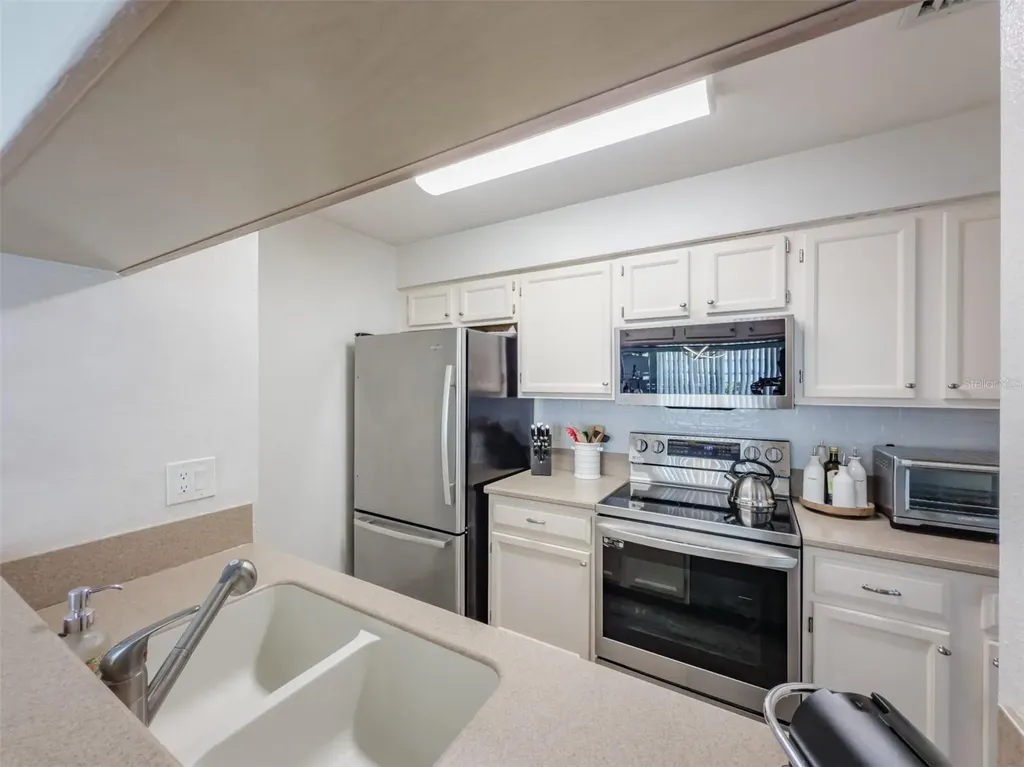 724 Kensington Lake Circle Brandon FL 33511