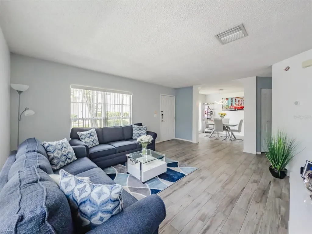 724 Kensington Lake Circle Brandon FL 33511