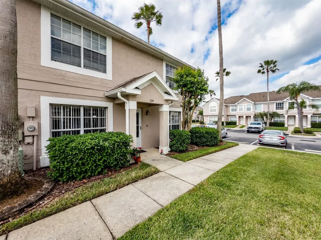 724 Kensington Lake Circle Brandon FL 33511