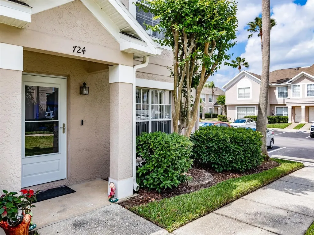 724 Kensington Lake Circle Brandon FL 33511