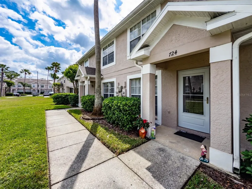 724 Kensington Lake Circle Brandon FL 33511