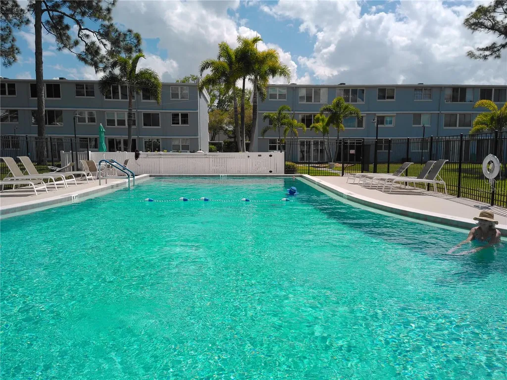 4715 Bay Street NE St Petersburg FL 33703
