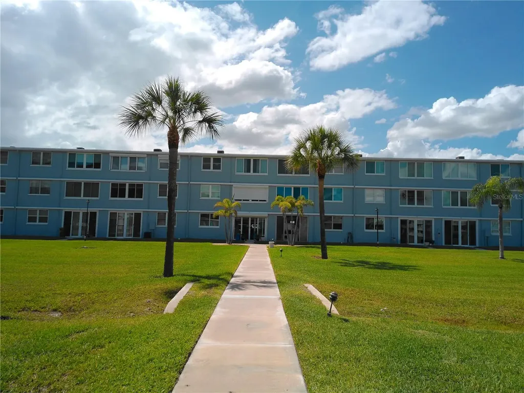 4715 Bay Street NE St Petersburg FL 33703