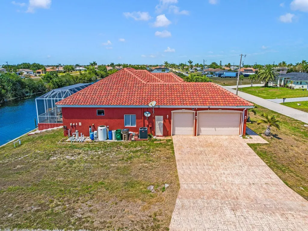 1112 NW 9th Avenue Cape Coral FL 33993