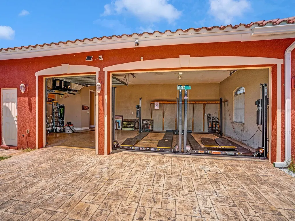 1112 NW 9th Avenue Cape Coral FL 33993