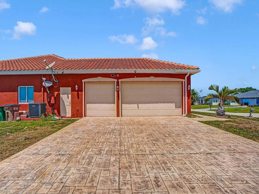 1112 NW 9th Avenue Cape Coral FL 33993