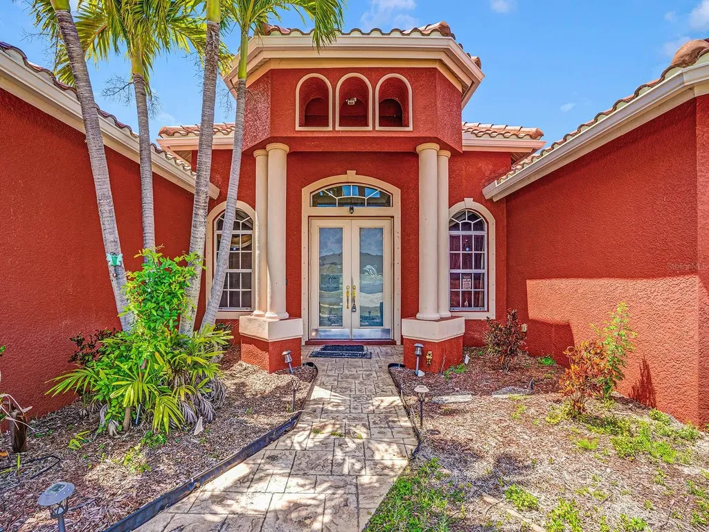 1112 NW 9th Avenue Cape Coral FL 33993