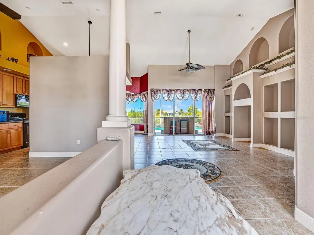 1112 NW 9th Avenue Cape Coral FL 33993