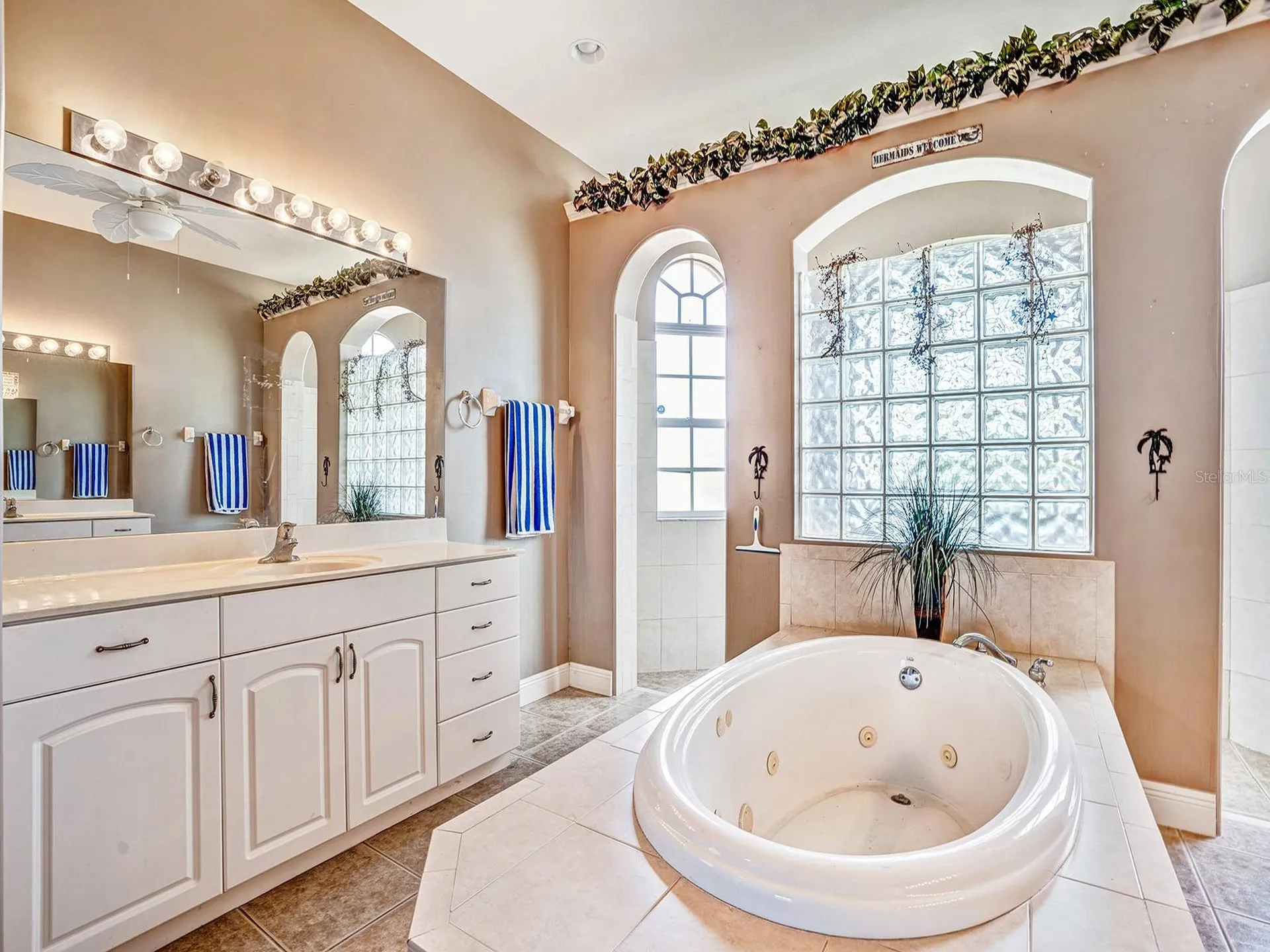 1112 NW 9th Avenue Cape Coral FL 33993