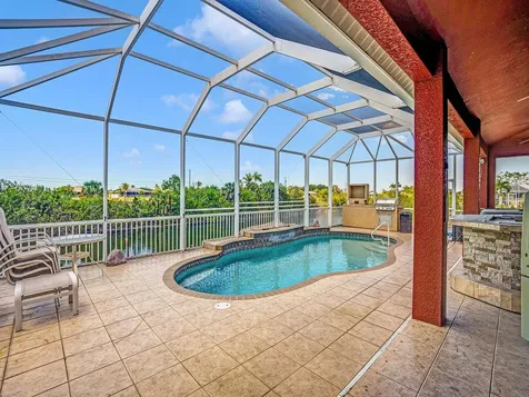 1112 NW 9th Avenue Cape Coral FL 33993