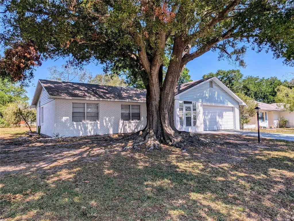 32 Cedar Drive Davenport FL 33837