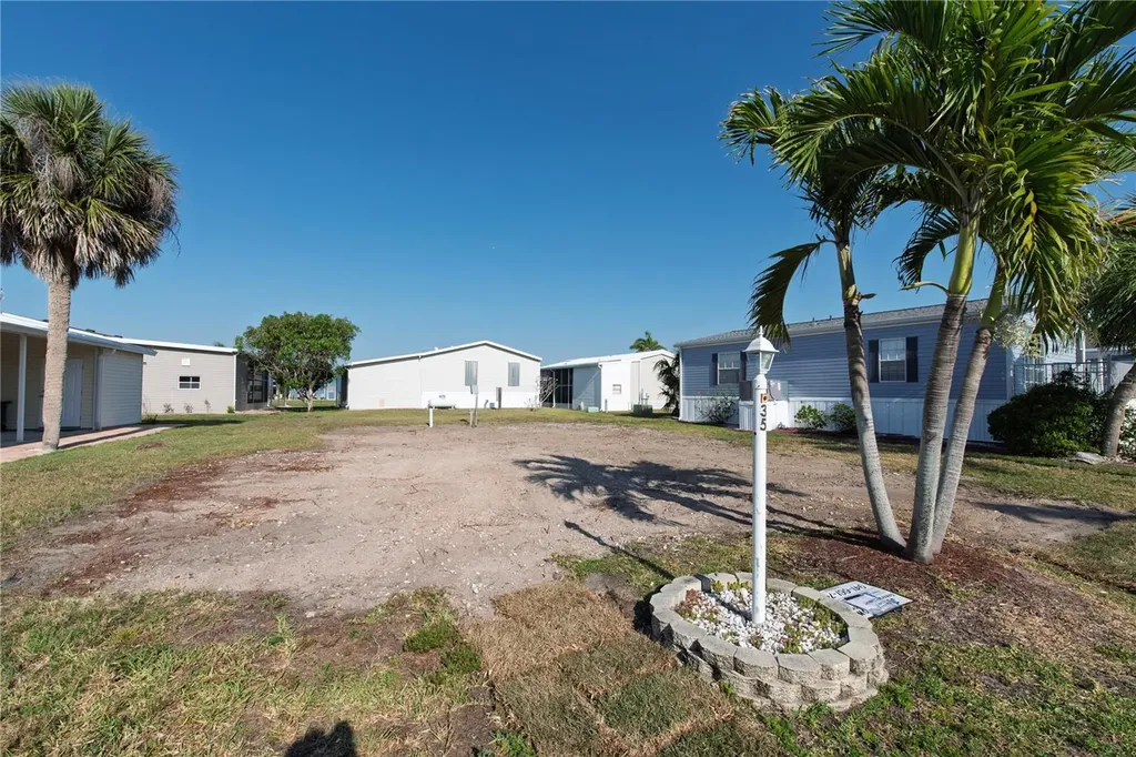 35 Amsterdam Avenue Punta Gorda FL 33950