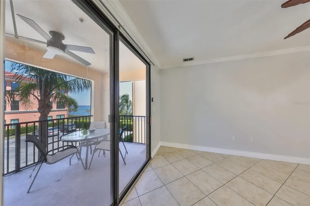 2739 Via Capri Clearwater FL 33764
