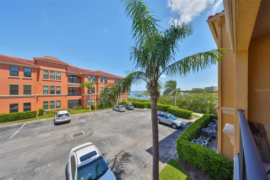 2739 Via Capri Clearwater FL 33764