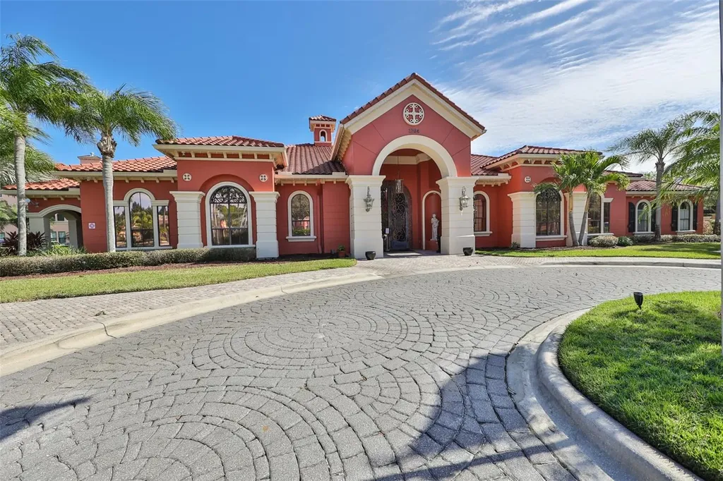 2739 Via Capri Clearwater FL 33764