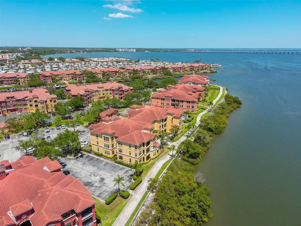 2739 Via Capri Clearwater FL 33764