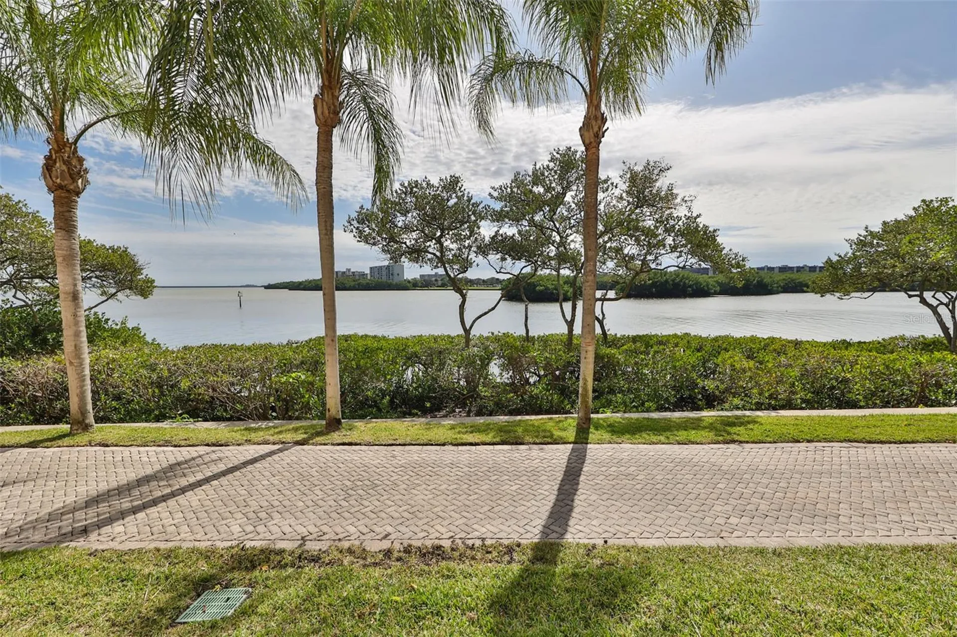 2739 Via Capri Clearwater FL 33764