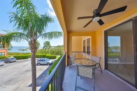 2739 Via Capri Clearwater FL 33764