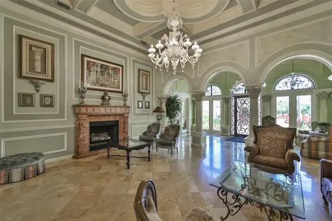 2739 Via Capri Clearwater FL 33764
